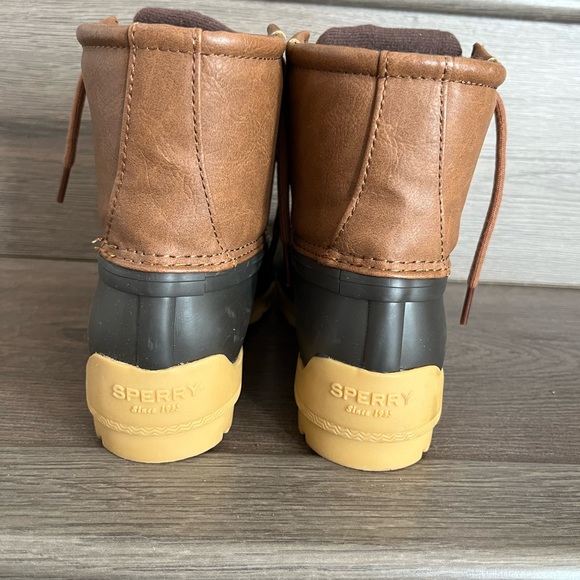 Kids Sperry Port Boots - Picture 2 of 3